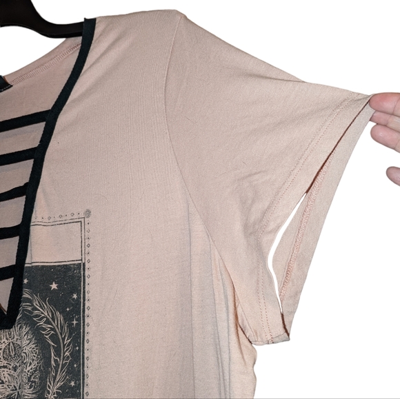 Torrid 3X Deep V Pink T-shirt "Eternal Lovers" - Picture 2 of 7